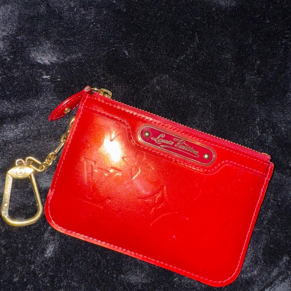 Authentic Louis Vuitton red vernis key cles - Picture 9 of 10